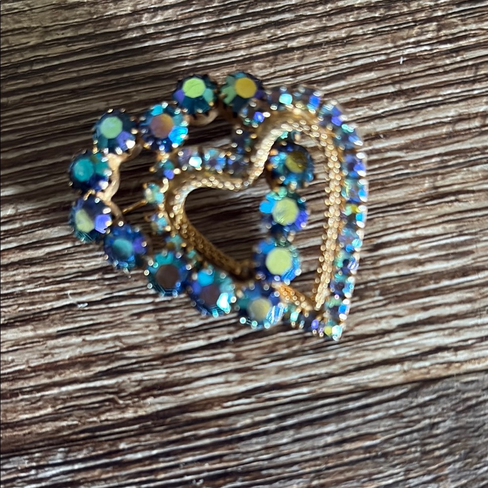Elegant auroras borealis rhinestones brooch